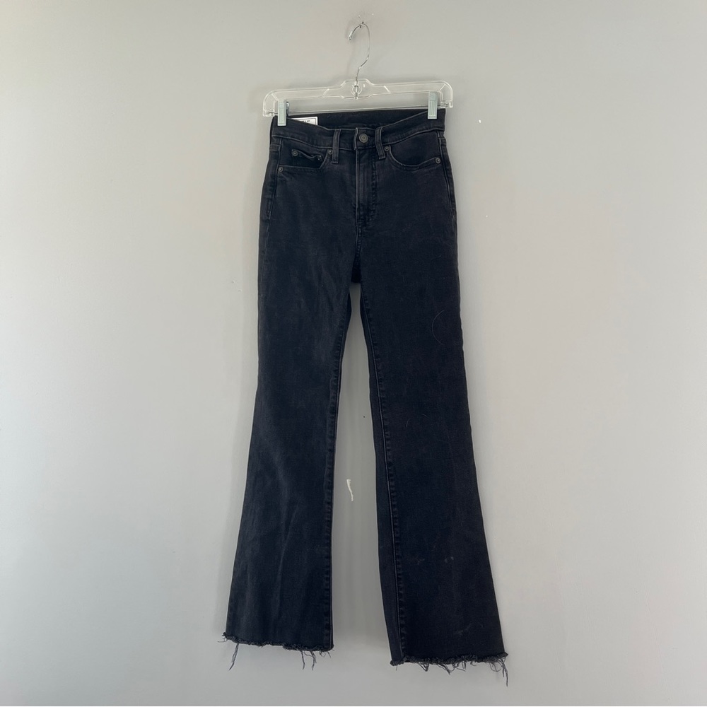 GAP black flare high rise jeans raw hem frayed size 25
